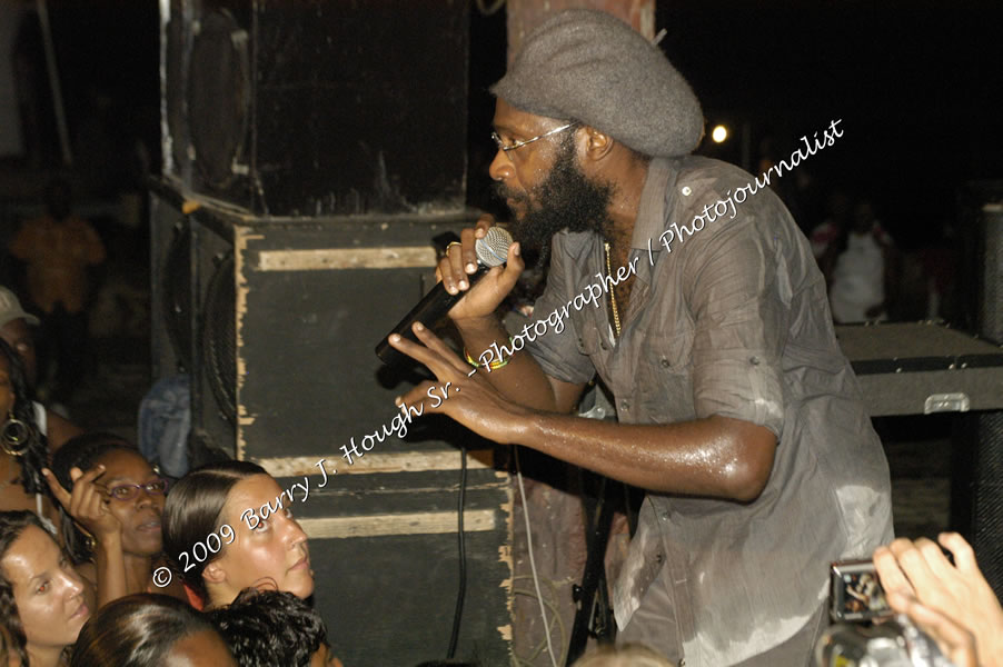  Tarrus Riley - Live in Concert - at the One Love Reggae Concert Series 09/10 @ Negril Escape Resort & Spa - Also Featuring: Mistic Bowie, Monday Justice, Cash, Dean Frazier - DJ Gemini - MC Oliver Cargill, Negril Escape Resort & Spa, One Love Drive, West End, Negril, Westmoreland, Jamaica W.I. - Tuesday, November 17, 2009 - Photographs by Net2Market.com - Barry J. Hough Sr, Photographer / Photojournalist - Photos taken with a Nikon D70, D100, or D300 - Negril Travel Guide, Negril Jamaica WI - http://www.negriltravelguide.com - info@negriltravelguide.com...!