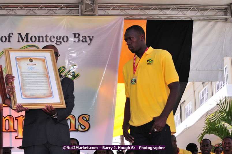 The City of Montego Bay Welcomes Our 2008 Olympians - Western Motorcade - Civic Ceremony - A Salute To Our Beijing Heros - Sam Sharpe Square, Montego Bay, Jamaica - Tuesday, October 7, 2008 - Photographs by Net2Market.com - Barry J. Hough Sr. Photojournalist/Photograper - Photographs taken with a Nikon D300 - Negril Travel Guide, Negril Jamaica WI - http://www.negriltravelguide.com - info@negriltravelguide.com...!