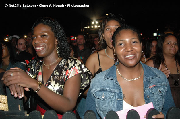 Venue & Audience - Air Jamaica Jazz & Blues Festival 2007 - The Art of Music -  Thursday, January 25th - 10th Anniversary - Air Jamaica Jazz & Blues Festival 2007 - The Art of Music - Tuesday, January 23 - Saturday, January 27, 2007, The Aqueduct on Rose Hall, Montego Bay, Jamaica - Negril Travel Guide, Negril Jamaica WI - http://www.negriltravelguide.com - info@negriltravelguide.com...!