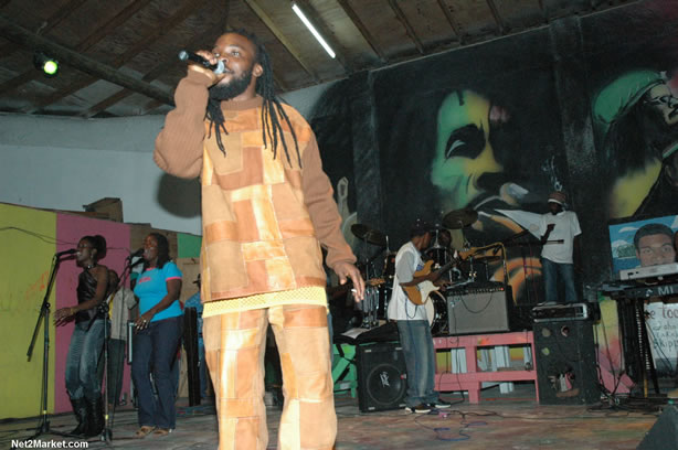 Reggae Superstar - Bush Man @ Bourbon Beach with Boddy Dread & Singing Honour - Presented by Our Music Promotions - Omar & Ama-Donna - Saturday, May 14, 2005 - Negril Travel Guide, Negril Jamaica WI - http://www.negriltravelguide.com - info@negriltravelguide.com...!