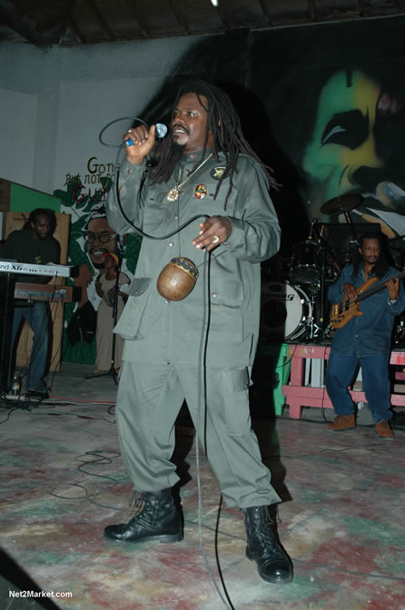 The Messenger, Reggae Super Star - Luciano - Gregory Isaacs - Bobby Dread - Swallow - backed by the Indika Band - Boubon Beach Restaurant, Beach Bar & Oceanfront Accommodations - Negril Travel Guide, Negril Jamaica WI - http://www.negriltravelguide.com - info@negriltravelguide.com...!