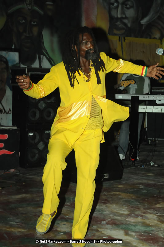 Bunny Wailer & King Yellowman at Bourbon Beach - Monday, February 25, 2008 - Bourbin Beach Restaurant, Bar, Oceanfront Accommodatioins, Live Reggae Music & Disco, Norman Manley Boulevard, Negril, Westmoreland, Jamaica W.I. - Photographs by Net2Market.com - Barry J. Hough Sr, Photographer - Negril Travel Guide, Negril Jamaica WI - http://www.negriltravelguide.com - info@negriltravelguide.com...!