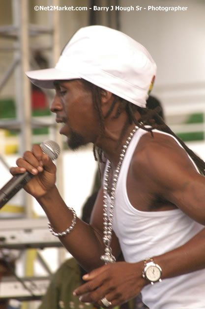 Jah Cure - Cure Fest 2007 - Longing For Concert at Trelawny Multi Purpose Stadium, Trelawny, Jamaica - Sunday, October 14, 2007 - Cure Fest 2007 October 12th-14th, 2007 Presented by Danger Promotions, Iyah Cure Promotions, and Brass Gate Promotions - Alison Young, Publicist - Photographs by Net2Market.com - Barry J. Hough Sr, Photographer - Negril Travel Guide, Negril Jamaica WI - http://www.negriltravelguide.com - info@negriltravelguide.com...!