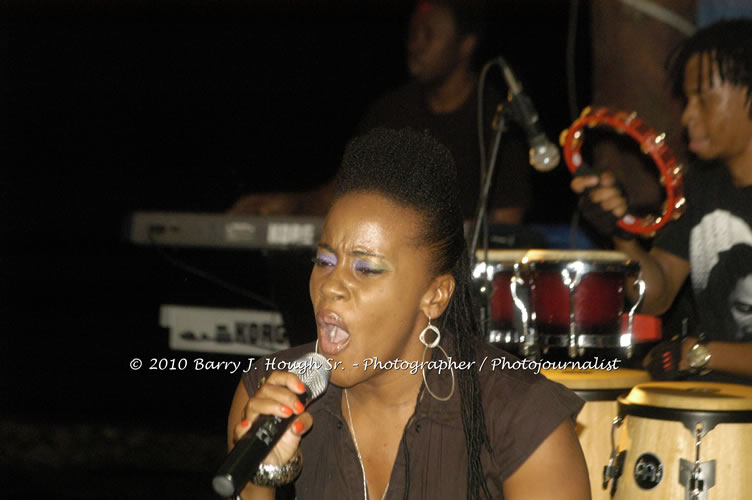 Etana - Live In Concert - One Love Reggae Concert Series 09/10 @ Negril Escape Resort and Spa, December 22, 2009, One Love Drive, West End, Negril, Westmoreland, Jamaica W.I. - Photographs by Net2Market.com - Barry J. Hough Sr, Photographer/Photojournalist - Negril Travel Guide, Negril Jamaica WI - http://www.negriltravelguide.com - info@negriltravelguide.com...!