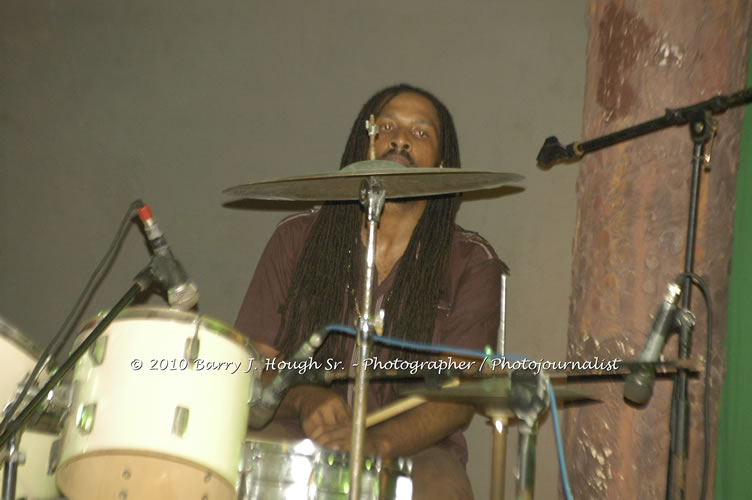 Marcia Griffiths & Edge Michael - Live In Concert - One Love Reggae Concert Series 09/10 @ Negril Escape Resort and Spa, December 29, 2009, One Love Drive, West End, Negril, Westmoreland, Jamaica W.I. - Photographs by Net2Market.com - Barry J. Hough Sr, Photographer/Photojournalist - Negril Travel Guide, Negril Jamaica WI - http://www.negriltravelguide.com - info@negriltravelguide.com...!