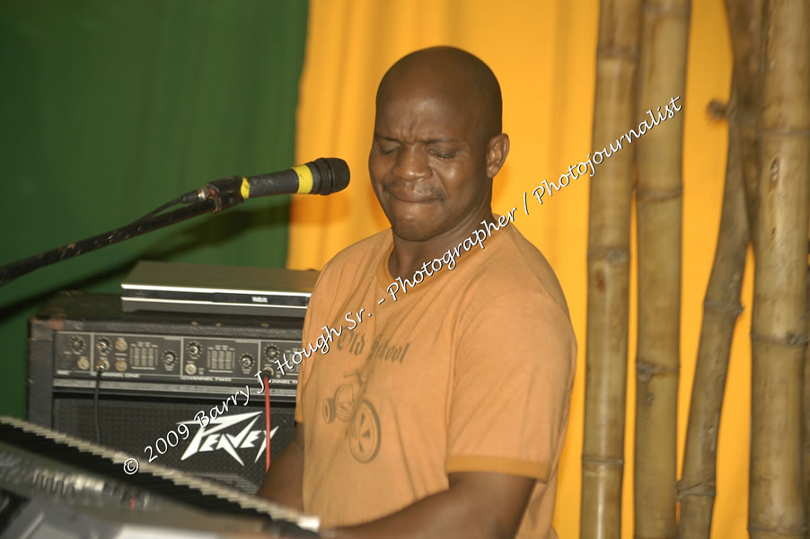  Sanchez - Live in Concert - at the One Love Reggae Concert Series 09/10 @ Negril Escape Resort & Spa - Also Featuring: Timmi Burrell and Justice Merchant- Backing Band Roots Warrior - DJ Gemini - MC Oliver Cargill, Negril Escape Resort & Spa, One Love Drive, West End, Negril, Westmoreland, Jamaica W.I. - Tuesday, November 24, 2009 - Photographs by Net2Market.com - Barry J. Hough Sr, Photographer / Photojournalist - Photos taken with a Nikon D70, D100, or D300 - Negril Travel Guide, Negril Jamaica WI - http://www.negriltravelguide.com - info@negriltravelguide.com...!