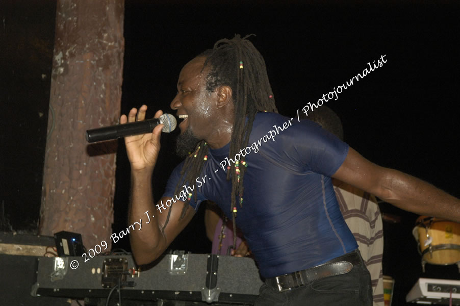  Tarrus Riley - Live in Concert - at the One Love Reggae Concert Series 09/10 @ Negril Escape Resort & Spa - Also Featuring: Mistic Bowie, Monday Justice, Cash, Dean Frazier - DJ Gemini - MC Oliver Cargill, Negril Escape Resort & Spa, One Love Drive, West End, Negril, Westmoreland, Jamaica W.I. - Tuesday, November 17, 2009 - Photographs by Net2Market.com - Barry J. Hough Sr, Photographer / Photojournalist - Photos taken with a Nikon D70, D100, or D300 - Negril Travel Guide, Negril Jamaica WI - http://www.negriltravelguide.com - info@negriltravelguide.com...!