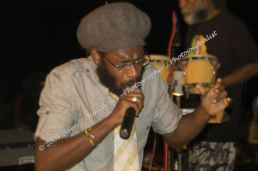  Tarrus Riley - Live in Concert - at the One Love Reggae Concert Series 09/10 @ Negril Escape Resort & Spa - Also Featuring: Mistic Bowie, Monday Justice, Cash, Dean Frazier - DJ Gemini - MC Oliver Cargill, Negril Escape Resort & Spa, One Love Drive, West End, Negril, Westmoreland, Jamaica W.I. - Tuesday, November 17, 2009 - Photographs by Net2Market.com - Barry J. Hough Sr, Photographer / Photojournalist - Photos taken with a Nikon D70, D100, or D300 - Negril Travel Guide, Negril Jamaica WI - http://www.negriltravelguide.com - info@negriltravelguide.com...!