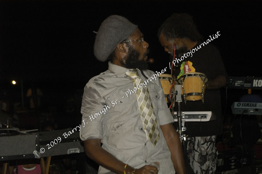  Tarrus Riley - Live in Concert - at the One Love Reggae Concert Series 09/10 @ Negril Escape Resort & Spa - Also Featuring: Mistic Bowie, Monday Justice, Cash, Dean Frazier - DJ Gemini - MC Oliver Cargill, Negril Escape Resort & Spa, One Love Drive, West End, Negril, Westmoreland, Jamaica W.I. - Tuesday, November 17, 2009 - Photographs by Net2Market.com - Barry J. Hough Sr, Photographer / Photojournalist - Photos taken with a Nikon D70, D100, or D300 - Negril Travel Guide, Negril Jamaica WI - http://www.negriltravelguide.com - info@negriltravelguide.com...!