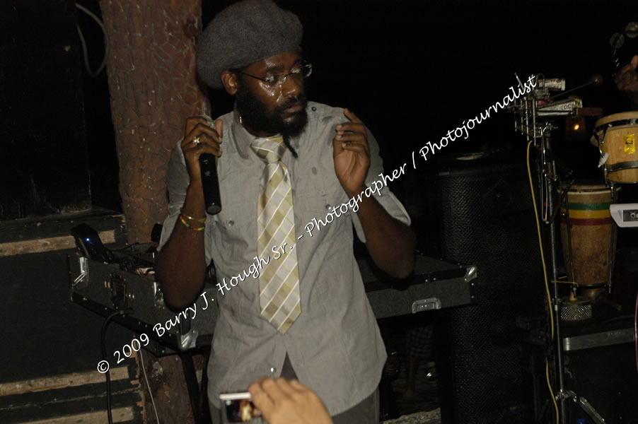  Tarrus Riley - Live in Concert - at the One Love Reggae Concert Series 09/10 @ Negril Escape Resort & Spa - Also Featuring: Mistic Bowie, Monday Justice, Cash, Dean Frazier - DJ Gemini - MC Oliver Cargill, Negril Escape Resort & Spa, One Love Drive, West End, Negril, Westmoreland, Jamaica W.I. - Tuesday, November 17, 2009 - Photographs by Net2Market.com - Barry J. Hough Sr, Photographer / Photojournalist - Photos taken with a Nikon D70, D100, or D300 - Negril Travel Guide, Negril Jamaica WI - http://www.negriltravelguide.com - info@negriltravelguide.com...!