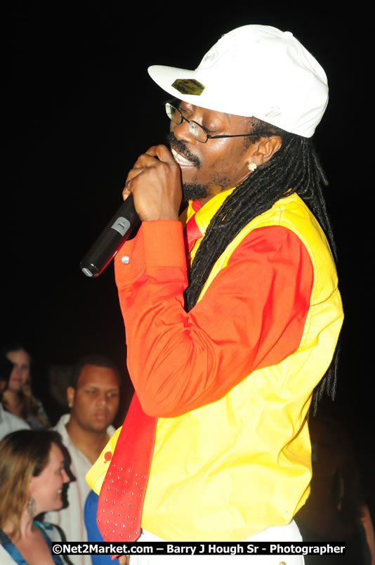 Beenie Man - Live in Concert, plus Hiyah Grade Band @ The Sunset Show @ Negril Escape Resort and Spa, Tuesday, February 3, 2009 - Live Reggae Music at Negril Escape - Tuesday Nights 6:00PM to 10:00 PM - One Love Drive, West End, Negril, Westmoreland, Jamaica W.I. - Photographs by Net2Market.com - Barry J. Hough Sr, Photographer/Photojournalist - The Negril Travel Guide - Negril's and Jamaica's Number One Concert Photography Web Site with over 40,000 Jamaican Concert photographs Published -  Negril Travel Guide, Negril Jamaica WI - http://www.negriltravelguide.com - info@negriltravelguide.com...!