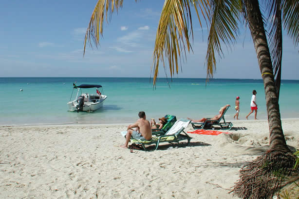 A Photo Walk along Negril's Famous Seven Mile Beach - Negril Travel Guide, Negril Jamaica WI - http://www.negriltravelguide.com - info@negriltravelguide.com...!