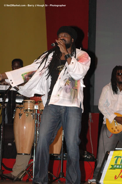 Tony Rebel @ Tru-Juice Rebel Salute 2007 - Saturday, January 13, 2007, Port Kaiser Sports Club, St. Elizabeth - Negril Travel Guide, Negril Jamaica WI - http://www.negriltravelguide.com - info@negriltravelguide.com...!