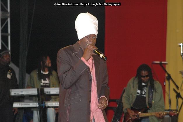 Richie Spice at Tru-Juice Rebel Salute 2008 - The 15th staging of Tru-Juice Rebel Salute, Saturday, January 12, 2008, Port Kaiser Sports Club, St. Elizabeth, Jamaica W.I. - Photographs by Net2Market.com - Barry J. Hough Sr, Photographer - Negril Travel Guide, Negril Jamaica WI - http://www.negriltravelguide.com - info@negriltravelguide.com...!