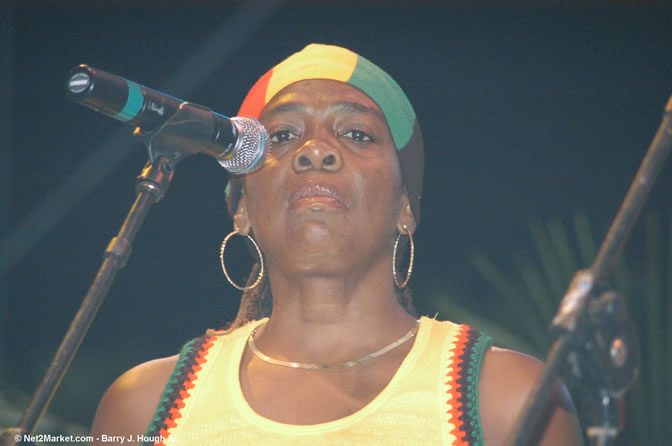 Andy Vernon - Red Stripe Reggae Sumfest 2005 - International Night - July 22th, 2005 - Negril Travel Guide, Negril Jamaica WI - http://www.negriltravelguide.com - info@negriltravelguide.com...!