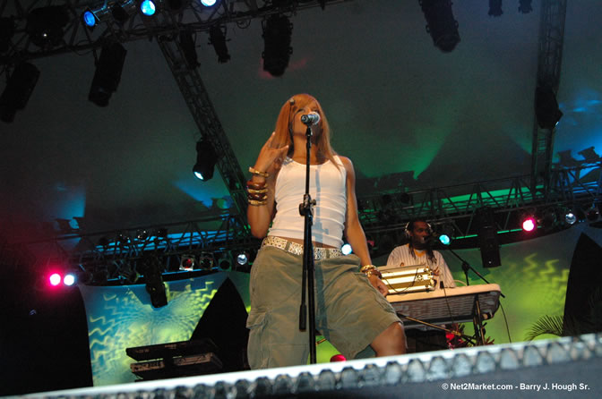 Ciara - Red Stripe Reggae Sumfest 2005 - International Night - July 22th, 2005 - Negril Travel Guide, Negril Jamaica WI - http://www.negriltravelguide.com - info@negriltravelguide.com...!