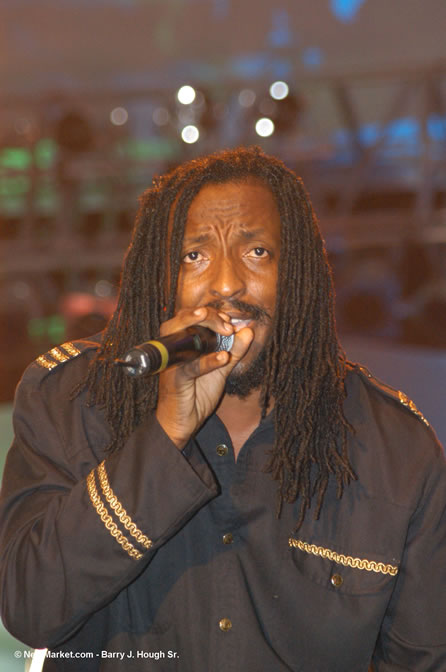 Mackie Concious - Red Stripe Reggae Sumfest 2005 - International Night - July 22th, 2005 - Negril Travel Guide, Negril Jamaica WI - http://www.negriltravelguide.com - info@negriltravelguide.com...!