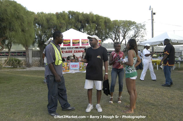 Red Stripe Reggae Sumfest 2007 - Beach Party - Tropical Beach - Sunday, July 15, 2007 - FAB 5 + Z Liquid - zip 103 fm - DJ Marvin - fame 95 fm - Craig Ross - Pieces  - Wyclef Refuge all-Star Sound System - Tropical Beach, Montego Bay, St James, Jamaica W.I. - Negril Travel Guide.com, Negril Jamaica WI - http://www.negriltravelguide.com - info@negriltravelguide.com...!