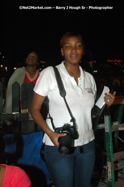 Leroy Sibbles - Red Stripe Reggae Sumfest 2007 - Zenith - Saturday, July 21, 2007 - Catherine Hall, Montego Bay, St James, Jamaica W.I. - Negril Travel Guide, Negril Jamaica WI - http://www.negriltravelguide.com - info@negriltravelguide.com...!