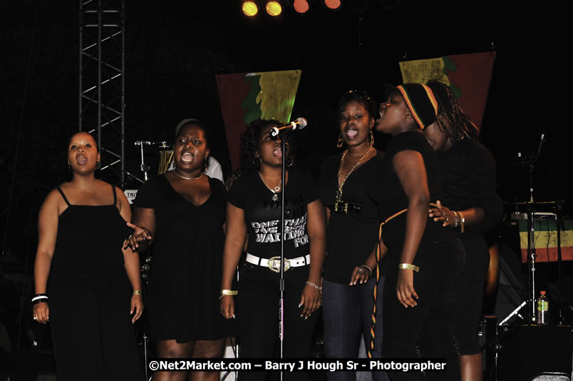 Tarrus Riley @ Red Stripe Reggae Sumfest 2008 International Night 2, Catherine Hall, Montego Bay - Saturday, July 19, 2008 - Reggae Sumfest 2008 July 13 - July 19, 2008 - Photographs by Net2Market.com - Barry J. Hough Sr. Photojournalist/Photograper - Photographs taken with a Nikon D300 - Negril Travel Guide, Negril Jamaica WI - http://www.negriltravelguide.com - info@negriltravelguide.com...!