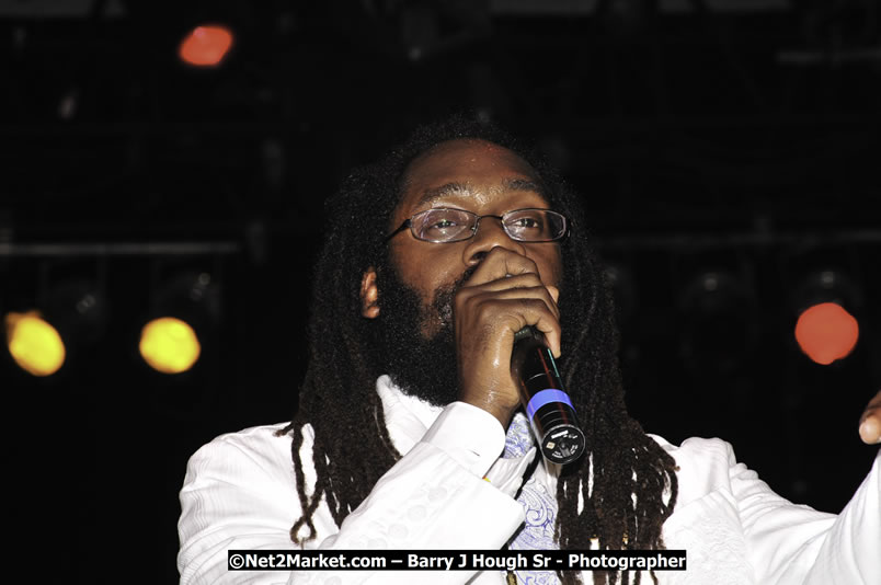 Tarrus Riley @ Red Stripe Reggae Sumfest 2008 International Night 2, Catherine Hall, Montego Bay - Saturday, July 19, 2008 - Reggae Sumfest 2008 July 13 - July 19, 2008 - Photographs by Net2Market.com - Barry J. Hough Sr. Photojournalist/Photograper - Photographs taken with a Nikon D300 - Negril Travel Guide, Negril Jamaica WI - http://www.negriltravelguide.com - info@negriltravelguide.com...!