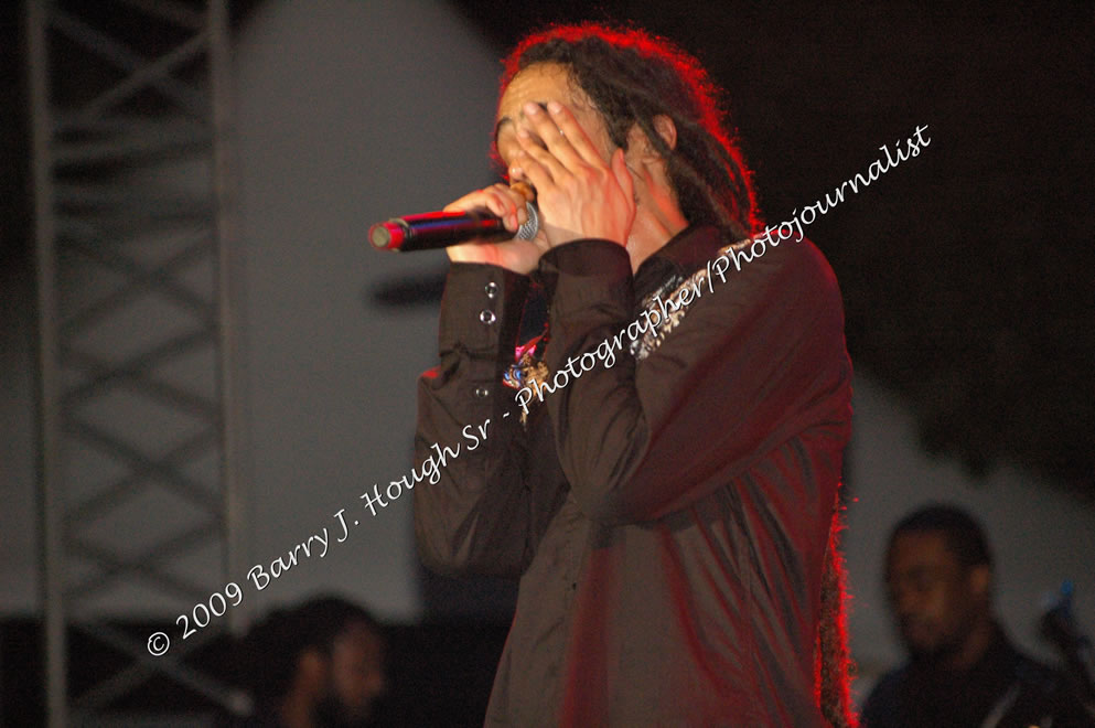 Damian 'Jr. Gong' Marley & NAS @ Reggae Sumfest 2009 - International Night 2 - Reggae Sumfest 2009,Catherine Hall, Montego Bay, St. James, Jamaica W.I. - Saturday, July 25, 2009 - Reggae Sumfest 2009, July 19 - 25, 2009 - Photographs by Net2Market.com - Barry J. Hough Sr. Photojournalist/Photograper - Photographs taken with a Nikon D70, D100, or D300 - Negril Travel Guide, Negril Jamaica WI - http://www.negriltravelguide.com - info@negriltravelguide.com...!