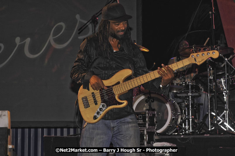 Beres Hammond @ Reggae Sumfest 2008 International Night 2, Catherine Hall, Montego Bay - Saturday, July 19, 2008 - Reggae Sumfest 2008 July 13 - July 19, 2008 - Photographs by Net2Market.com - Barry J. Hough Sr. Photojournalist/Photograper - Photographs taken with a Nikon D300 - Negril Travel Guide, Negril Jamaica WI - http://www.negriltravelguide.com - info@negriltravelguide.com...!