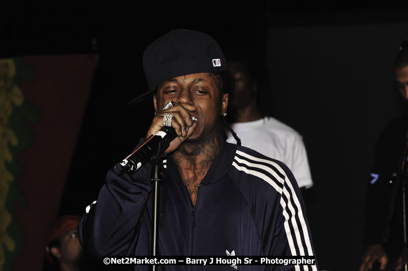 Lil Wayne @ Reggae Sumfest 2008 International Night 2, Catherine Hall, Montego Bay - Saturday, July 19, 2008 - Reggae Sumfest 2008 July 13 - July 19, 2008 - Photographs by Net2Market.com - Barry J. Hough Sr. Photojournalist/Photograper - Photographs taken with a Nikon D300 - Negril Travel Guide, Negril Jamaica WI - http://www.negriltravelguide.com - info@negriltravelguide.com...!