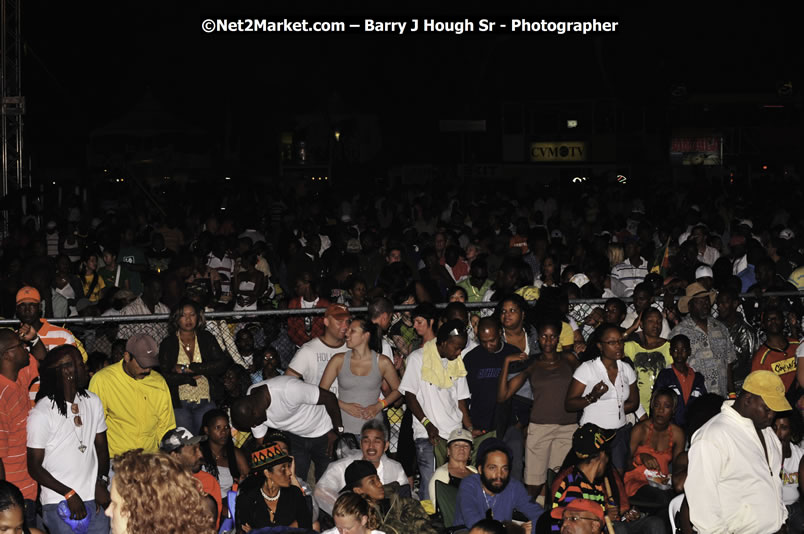 Tarrus Riley @ Reggae Sumfest 2008 International Night 2, Catherine Hall, Montego Bay - Saturday, July 19, 2008 - Reggae Sumfest 2008 July 13 - July 19, 2008 - Photographs by Net2Market.com - Barry J. Hough Sr. Photojournalist/Photograper - Photographs taken with a Nikon D300 - Negril Travel Guide, Negril Jamaica WI - http://www.negriltravelguide.com - info@negriltravelguide.com...!