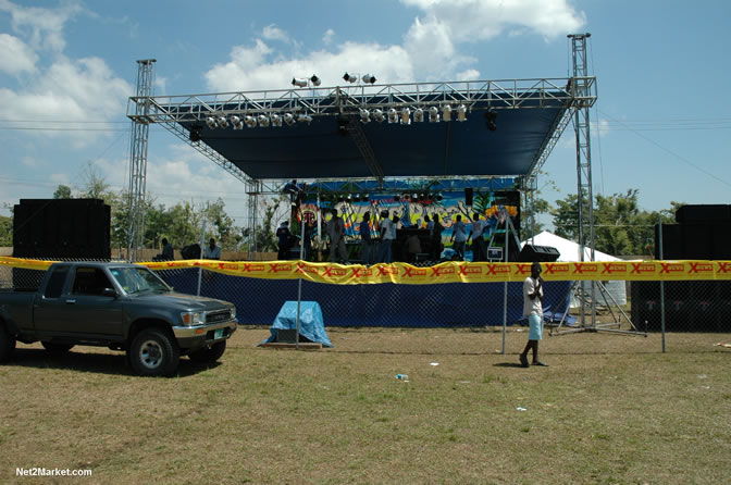 Spring Break 2005 -  6th Anniversary - All Day - All Night - Photo Gallery - Sunday, March 13th - Long Bay Beach, Negril Jamaica - Negril Travel Guide, Negril Jamaica WI - http://www.negriltravelguide.com - info@negriltravelguide.com...!