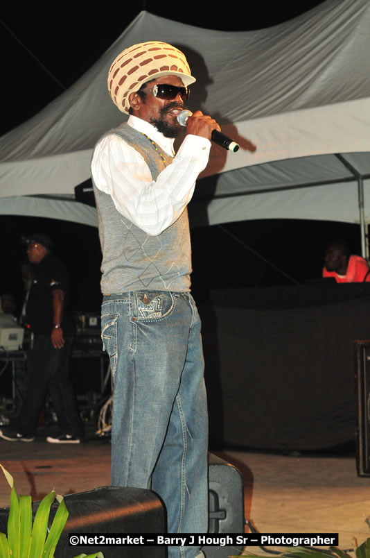 Coco T @ Unite The People An International Reggae Fest, Featuring: Beres Hammond, Coco T, Queen Ifrica, Khalil, Cameal Davis, Iley Dread, Rochelle, Geoffrey Star, Ras Penco, Kool DeLoy, Otis Gayle, J.McKay, Tiney Winey, Venue at Norman Manley Boulevard, Negril, Westmoreland, Jamaica - Saturday, April 4, 2009 - Photographs by Net2Market.com - Barry J. Hough Sr, Photographer/Photojournalist - Negril Travel Guide, Negril Jamaica WI - http://www.negriltravelguide.com - info@negriltravelguide.com...!