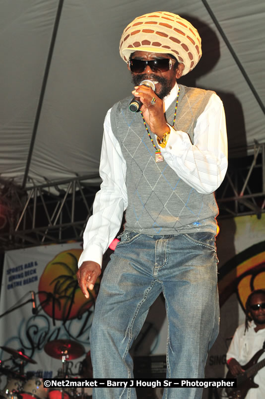 Coco T @ Unite The People An International Reggae Fest, Featuring: Beres Hammond, Coco T, Queen Ifrica, Khalil, Cameal Davis, Iley Dread, Rochelle, Geoffrey Star, Ras Penco, Kool DeLoy, Otis Gayle, J.McKay, Tiney Winey, Venue at Norman Manley Boulevard, Negril, Westmoreland, Jamaica - Saturday, April 4, 2009 - Photographs by Net2Market.com - Barry J. Hough Sr, Photographer/Photojournalist - Negril Travel Guide, Negril Jamaica WI - http://www.negriltravelguide.com - info@negriltravelguide.com...!