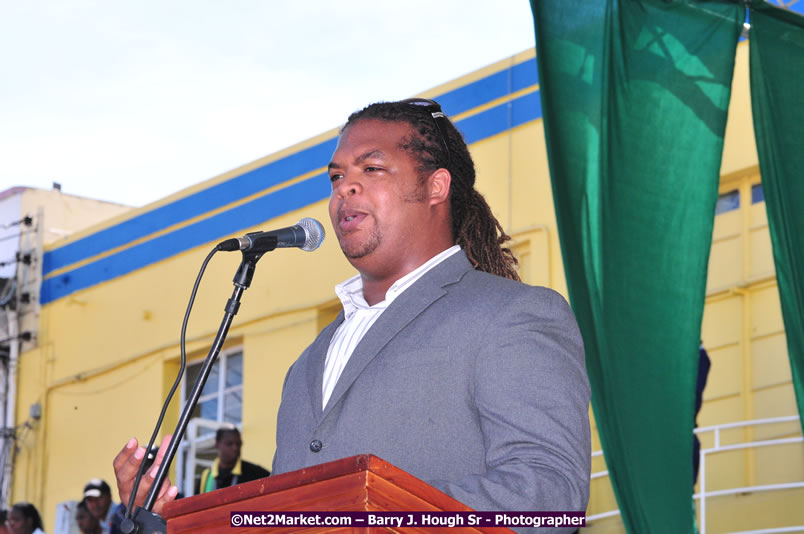 The City of Montego Bay Welcomes Our 2008 Olympians - Western Motorcade - Civic Ceremony - A Salute To Our Beijing Heros - Sam Sharpe Square, Montego Bay, Jamaica - Tuesday, October 7, 2008 - Photographs by Net2Market.com - Barry J. Hough Sr. Photojournalist/Photograper - Photographs taken with a Nikon D300 - Negril Travel Guide, Negril Jamaica WI - http://www.negriltravelguide.com - info@negriltravelguide.com...!